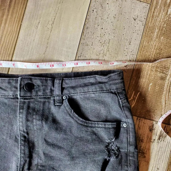 No Boundaries Raw Hem Cutoff Jean Shorts Distressed Black Size 15 Juniors - Picture 11 of 12